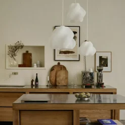 Crème Atelier Pendellampor-Soft Serve Pendel 03, Mässing / Blueberry Sorbet