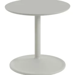 Muuto Sidobord & Avlastningsbord-Soft Sidobord Ø41x40 cm, Massiv Rökt Ek / Svart