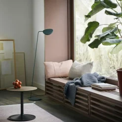 Muuto Sidobord & Avlastningsbord-Soft Sidobord Ø41x40 cm, Massiv Rökt Ek / Svart