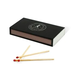 Solstickan Tändstickor, Svart