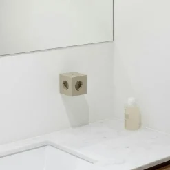 Square 2 Uttagsförlängare Med USB-C / Magnet, Beige