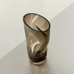 Squeeze Tulpanvas 18 cm, Rökbrun