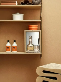 String Snapsskåp, Valnöt