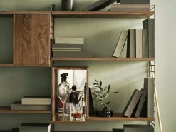 String Snapsskåp, Valnöt