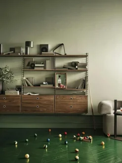 String Snapsskåp, Valnöt