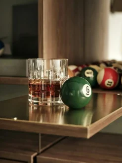 String Snapsskåp, Valnöt