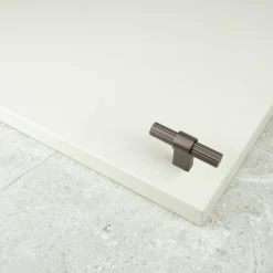 Beslag Design Knoppar & Dörrhandtag-T Helix Stripe Knopp, Antique bronze