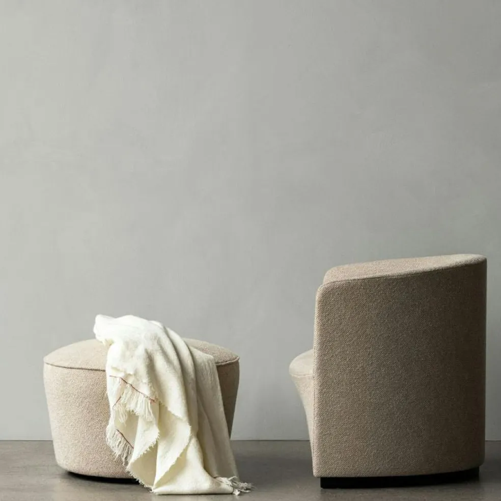 Tearoom Loungestol, Logan Flint