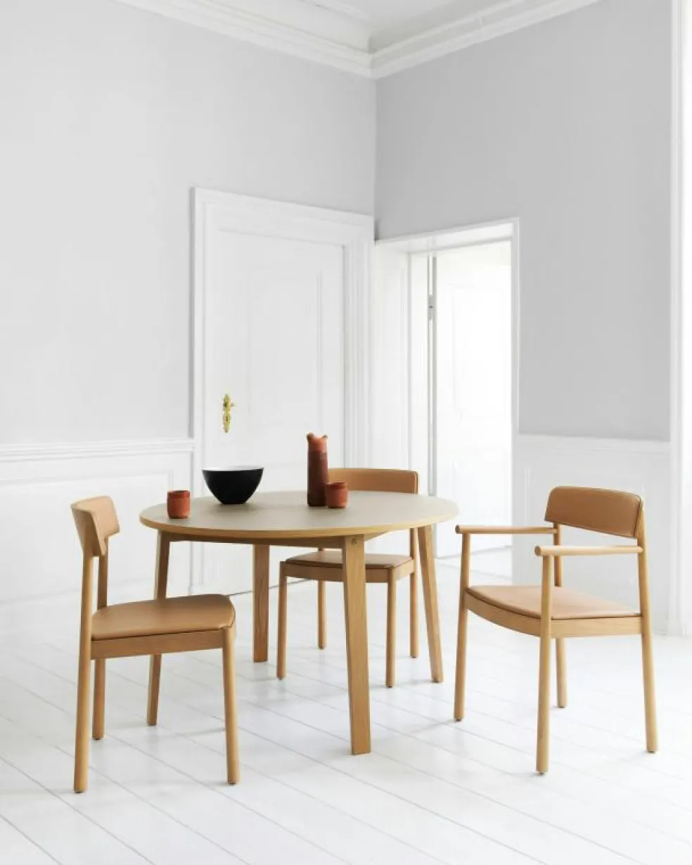 Timb Karmstol, Ultra Leather, Svart/Svart