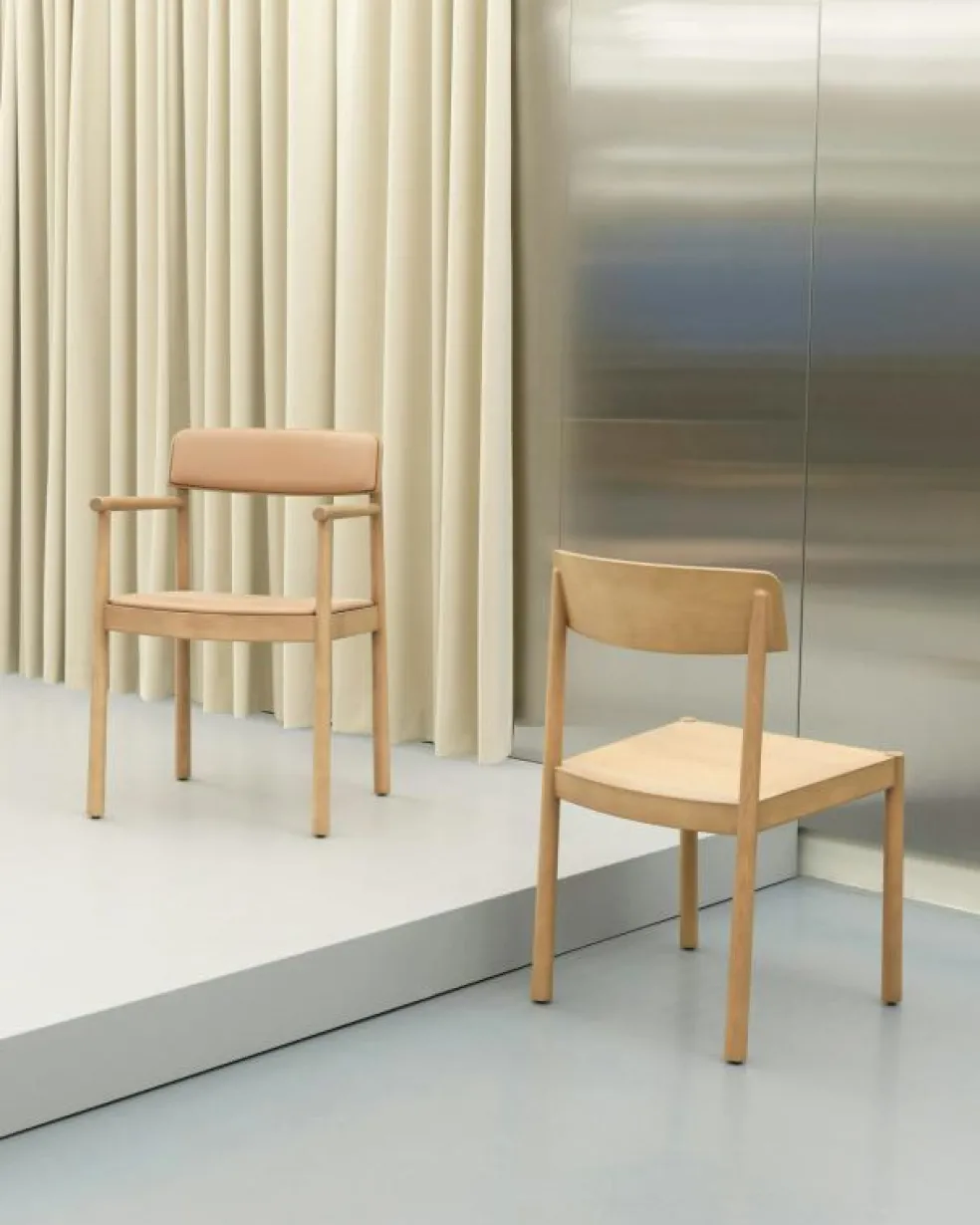 Timb Karmstol, Ultra Leather, Svart/Svart