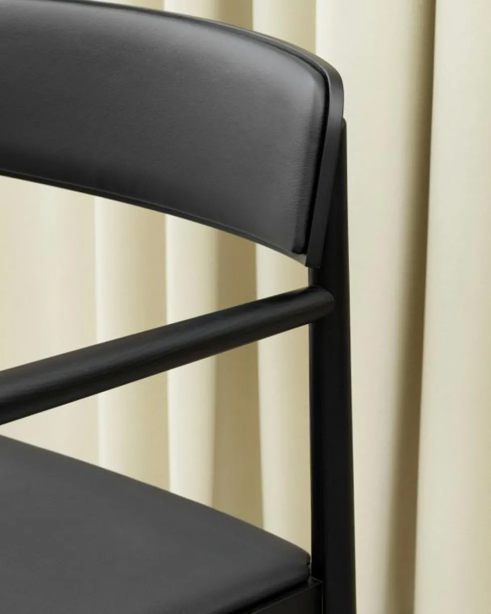 Timb Karmstol, Ultra Leather, Svart/Svart