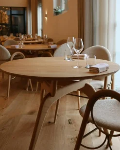 Triiio Matbord Ø135 cm, Oljad Ek