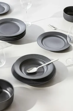 Trio Legio Nova Middagstallrik 25 cm, Svart