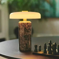 Trip Bordslampa Portabel, Vinröd