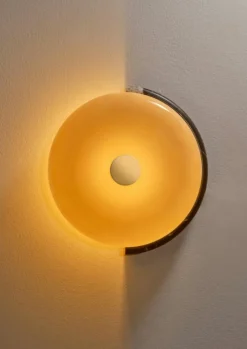 Trip Vägglampa, Marmor Ask / Grå