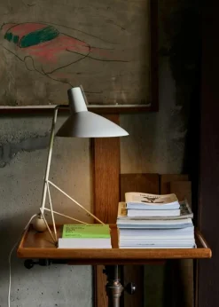 &Tradition Skrivbordslampor|Bordslampor-Tripod HM9 Bordslampa, Mattvit