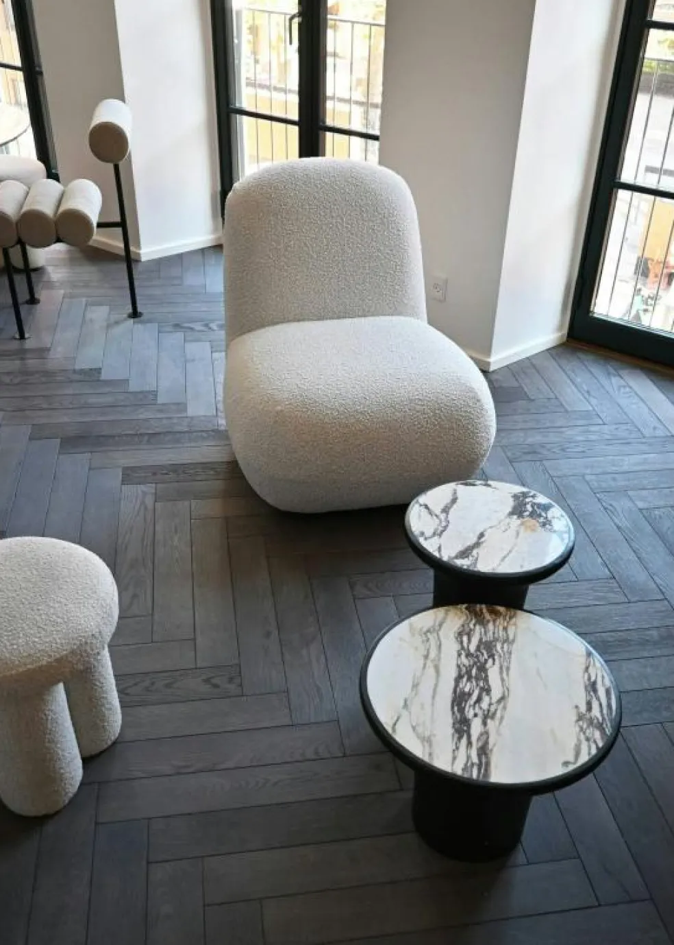 Trumpet Sidobord Kaffe / Calacatta, 35 cm