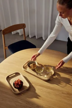 Unite Stol, Vitpigmenterad Ek