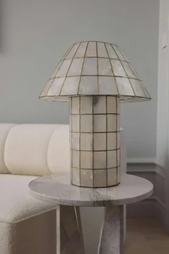 V Sidobord, Dark Emerador Marmor