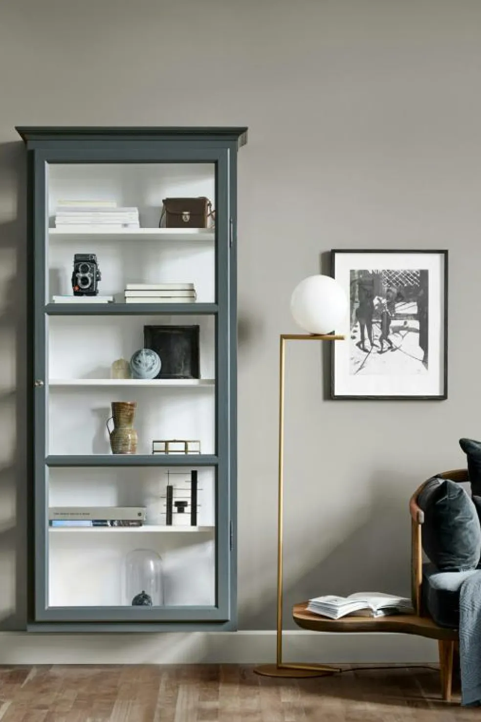 V4 Vitrinskåp, Anthracite