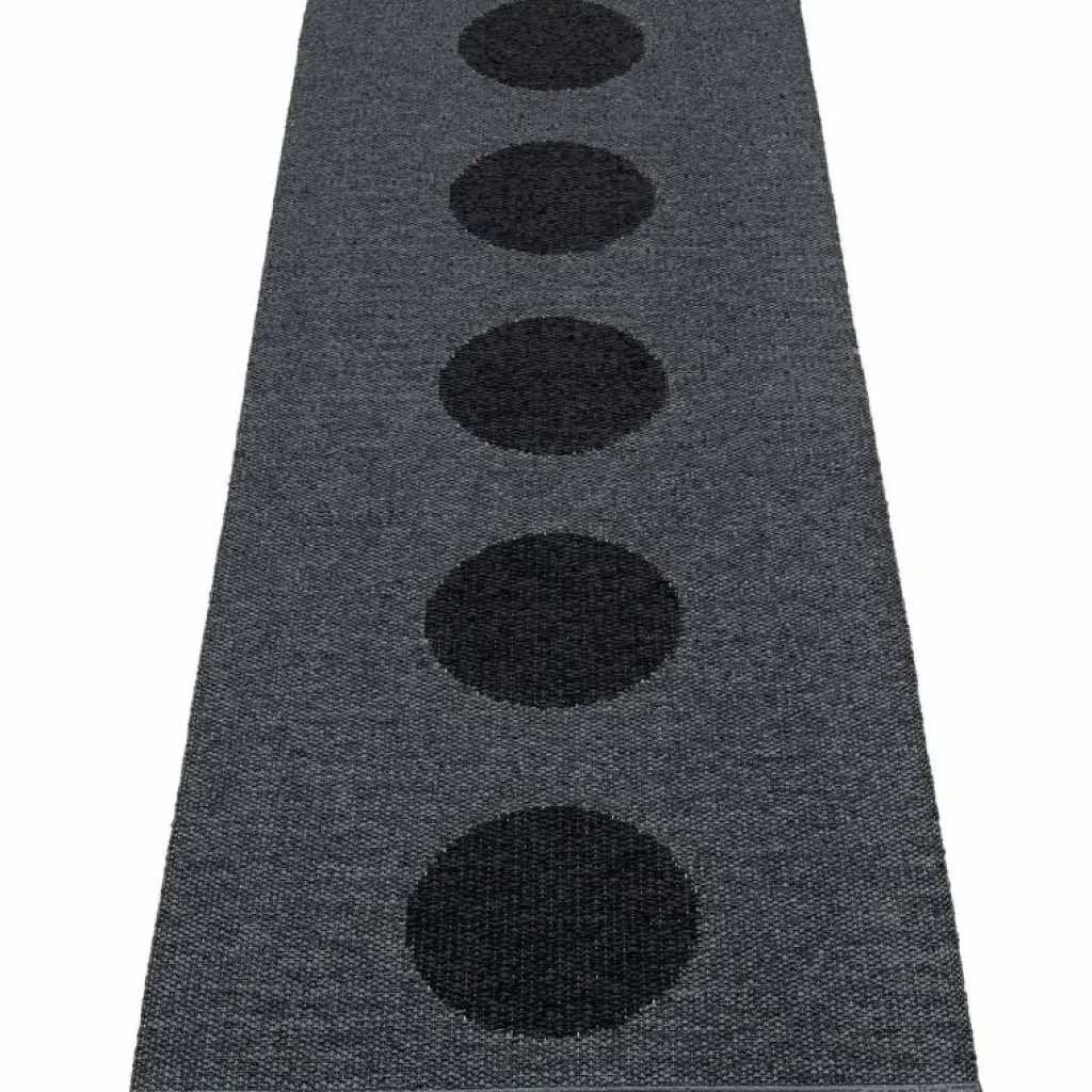 Pappelina Plastmattor-Vera 2.0 Matta Black / Black Metallic, 70x280 cm