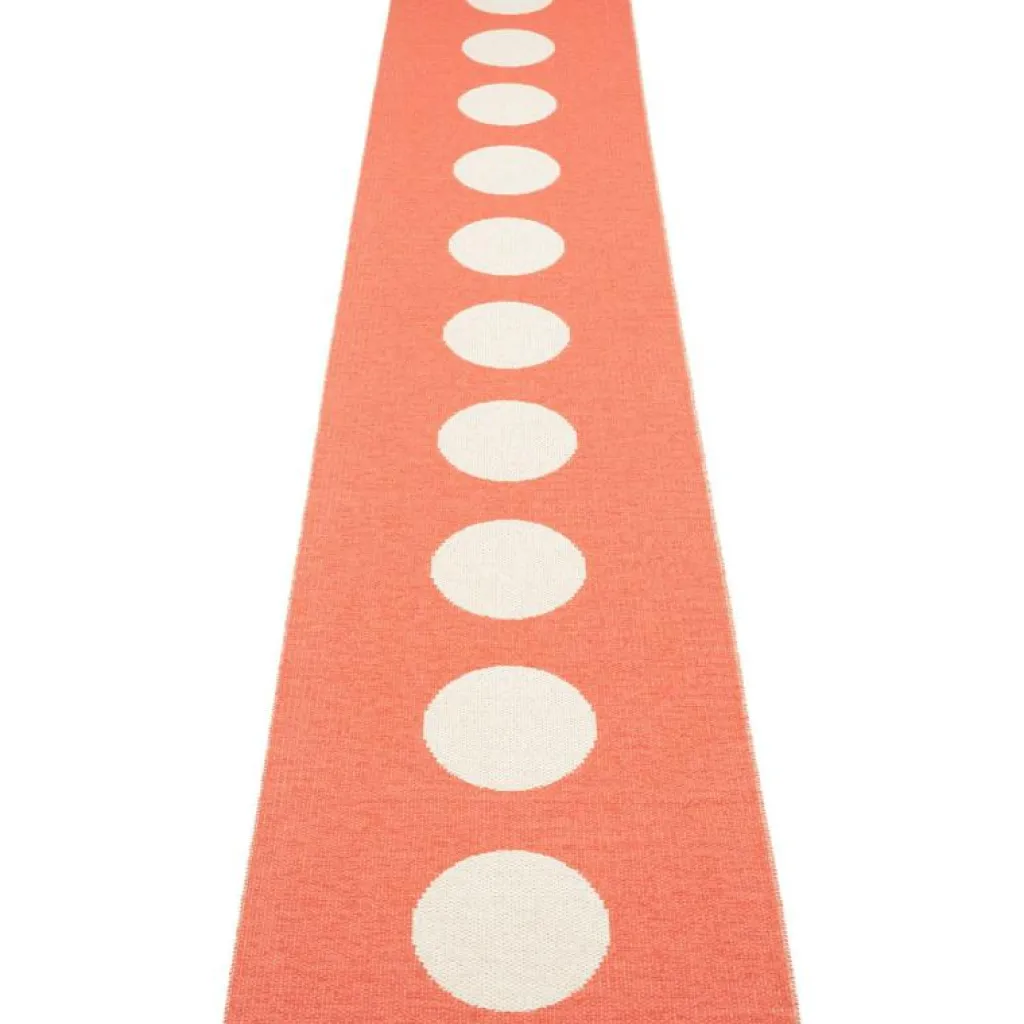 Pappelina Utomhusmattor & Balkongmattor|Plastmattor-Vera Matta Flamingo / Vanilj, 70x375 cm