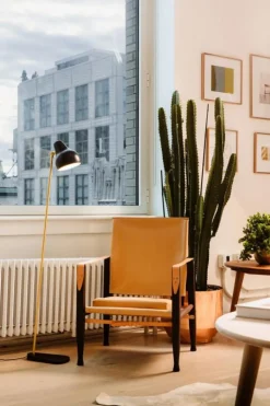 VL38 Golvlampa, Vit/Mässing