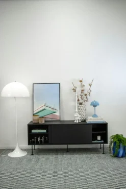 Decotique Tv-Bänkar & Mediabänkar-Vogue Mediabänk Med Ben 136 cm, Valnöt / Svart