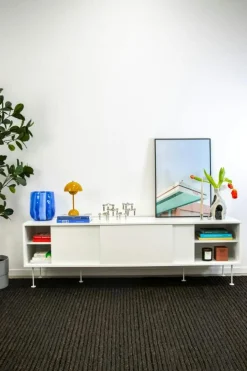 Vogue Mediabänk Med Ben 180 cm, Vitpigmenterad Ek / Mässing