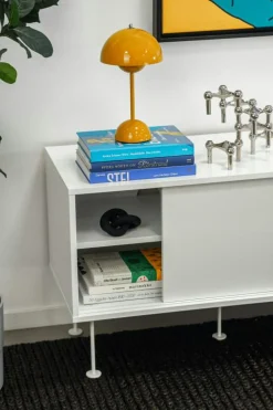 Vogue Mediabänk Med Ben 180 cm, Vitpigmenterad Ek / Mässing