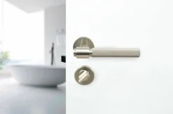 Beslag Design Knoppar & Dörrhandtag-WC Lås Euro Standard, Borstad Mässing