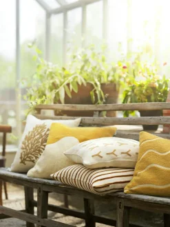 Chhatwal & Jonsson Prydnadskuddar & Fodral-Yogi Kuddfodral Spicy Yellow/Off-White, 50x50 cm